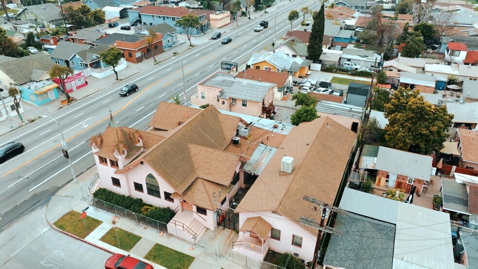 1101 W Florence Ave, Los Angeles, CA à vendre - Vidéo sur l’annonce professionnelle – Image 2 sur 25