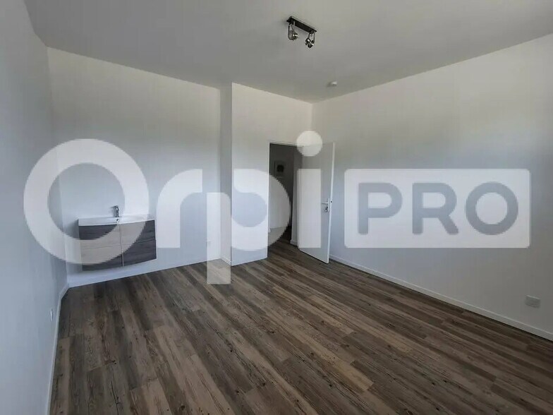 Bureau dans QUIMIAC à louer - Photo intérieure – Image 3 sur 6