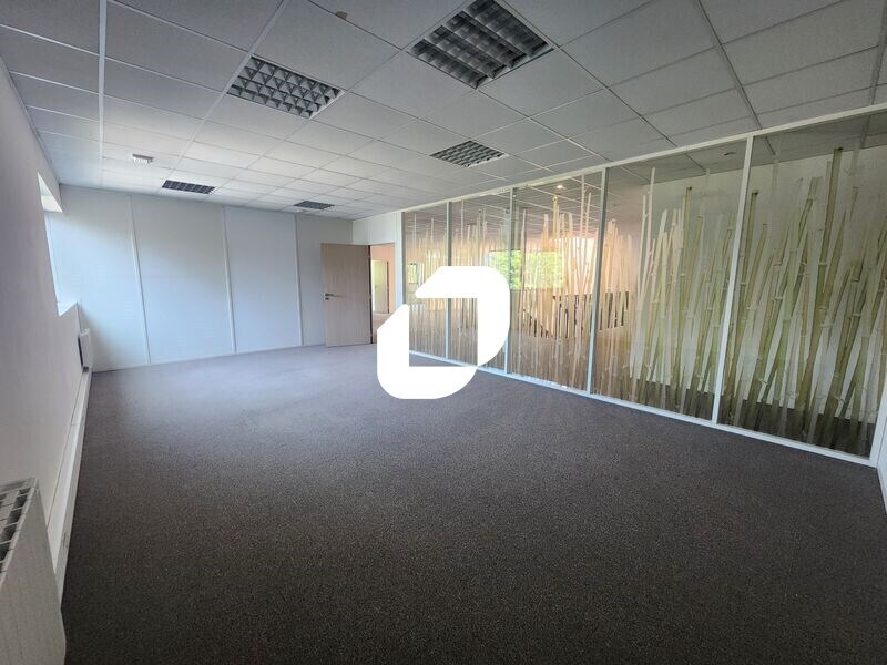 2 Avenue Des 3 Peuples, Montigny-le-Bretonneux à vendre Photo intérieure– Image 1 sur 9