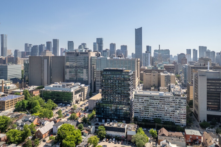 193 McCaul St, Toronto, ON à louer - Aérien – Image 3 sur 3