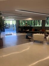 10281 W Pico Blvd, Los Angeles, CA à louer Photo intérieure– Image 1 sur 5