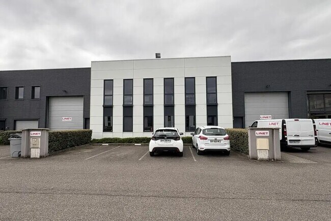 Plus de détails pour Local d’activités à vendre
