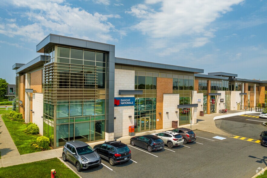 500 Rue D'avaugour, Boucherville, QC à louer - Photo de l’immeuble – Image 3 sur 6