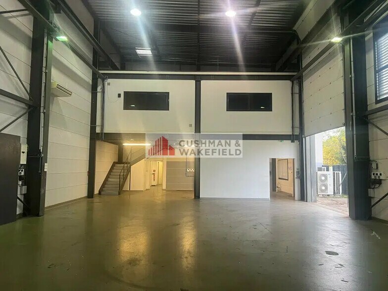 Bureau dans Nîmes à louer - Photo intérieure – Image 2 sur 3