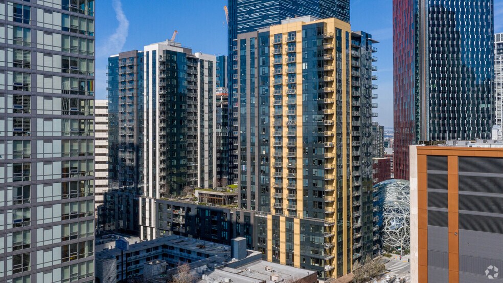 2121 6th Ave, Seattle, WA à louer - Photo de l’immeuble – Image 2 sur 10