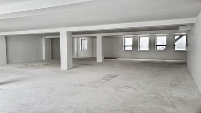 221-229 Rue Notre-Dame O, Montréal, QC à louer Photo intérieure– Image 2 sur 4