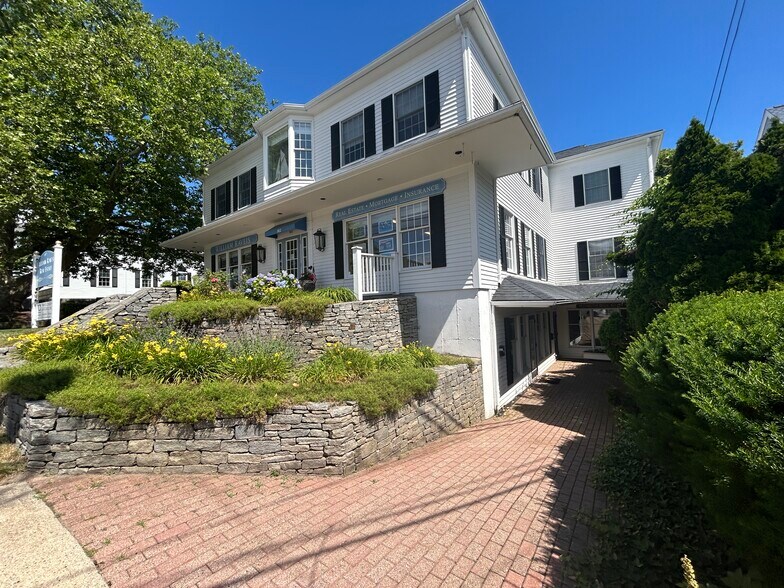 812 Main St, Osterville, MA à louer - Photo de l’immeuble – Image 2 sur 21