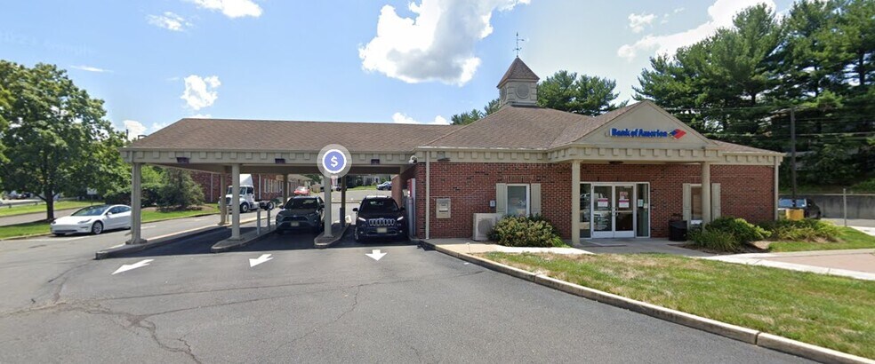 100 Ryders Ln, Milltown, NJ à louer - Photo de l’immeuble – Image 3 sur 6