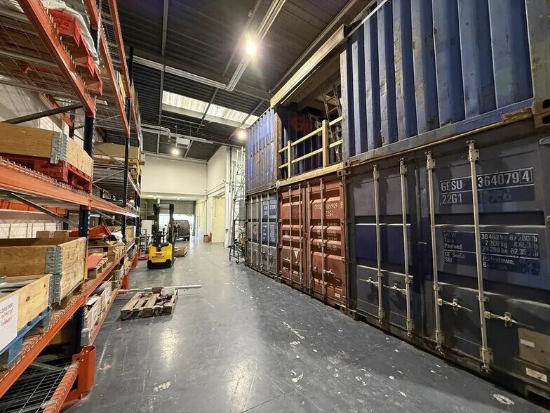 Bureau dans Aubervilliers à louer - Photo de l’immeuble – Image 2 sur 7