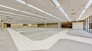 2200 Westchester Dr, High Point, NC à louer Photo intérieure– Image 2 sur 10