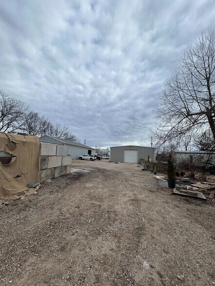 3687 County 42-3 Rd, Kaiser, MO à louer - Photo de l’immeuble – Image 3 sur 11