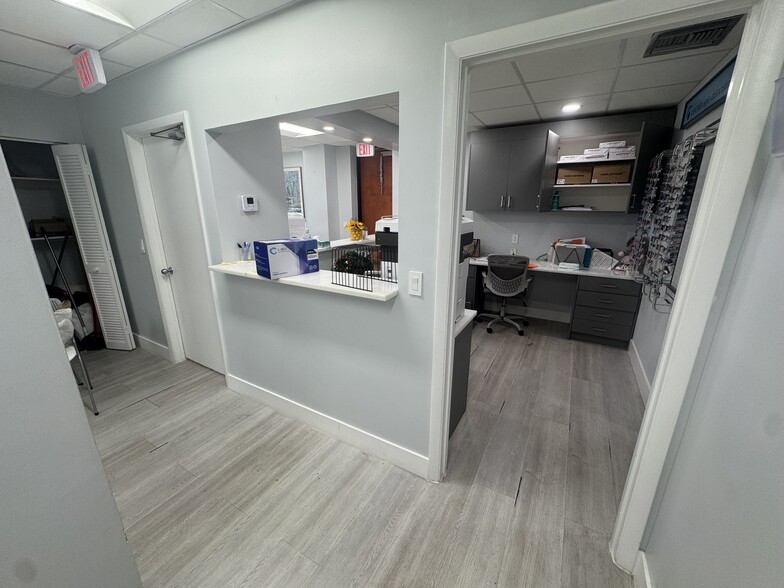 5210 Linton Blvd, Delray Beach, FL à louer - Hall d’entrée – Image 3 sur 11