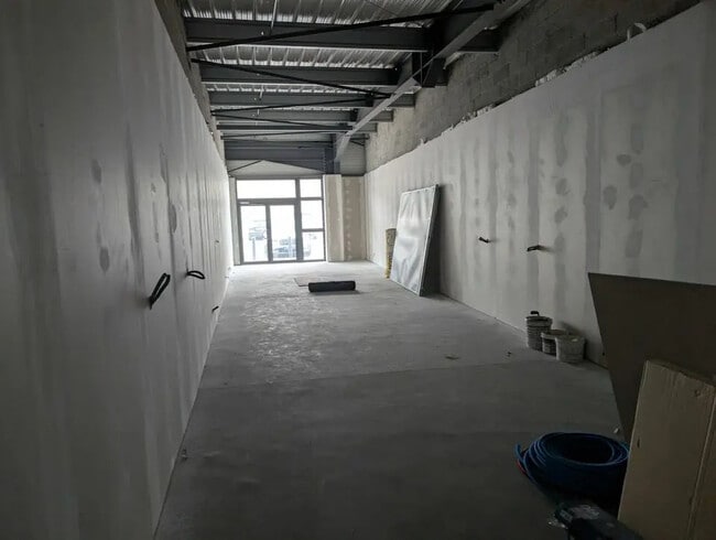 Plus de détails pour Local commercial à vendre