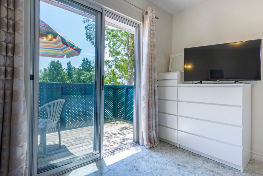 169 Mosley St, Wasaga Beach, ON à vendre - Photo intérieure – Image 3 sur 8