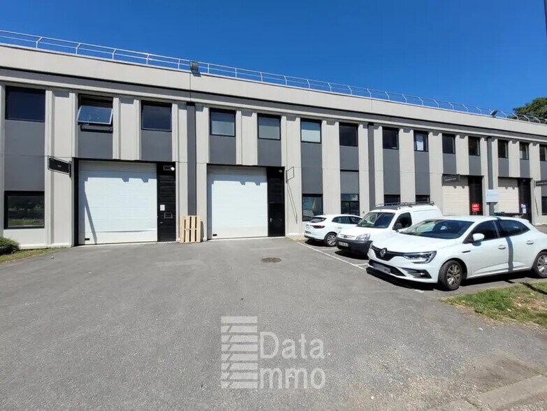 Industriel/Logistique dans Lognes à louer - Photo de l’immeuble – Image 2 sur 11