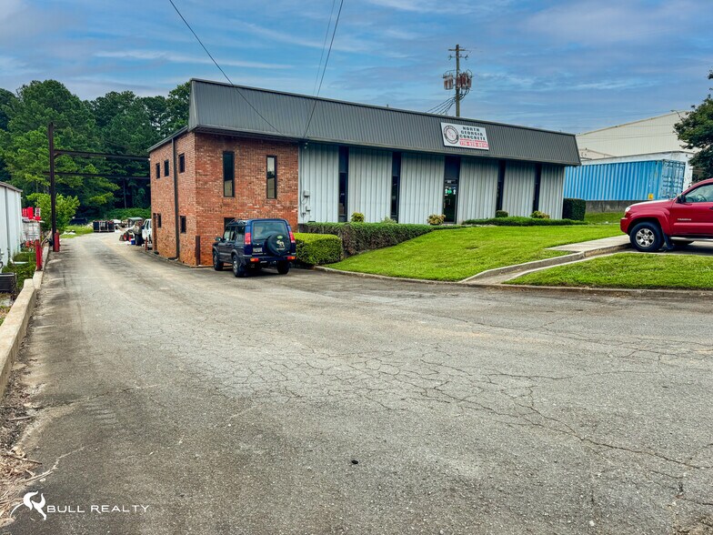 106 Dixie Dr, Woodstock, GA à louer - Photo de l’immeuble – Image 3 sur 12