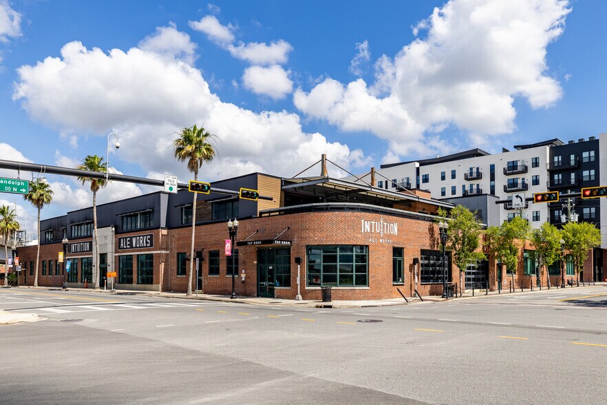 929 E Bay St, Jacksonville, FL à louer - Photo de l’immeuble – Image 1 sur 8
