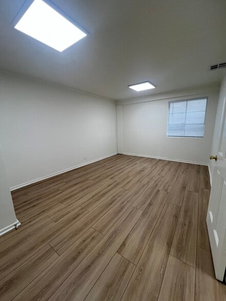 6210 Wilshire Blvd, Los Angeles, CA à louer - Photo intérieure – Image 2 sur 11