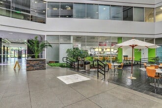 4500 Salisbury Rd, Jacksonville, FL à louer Photo intérieure– Image 2 sur 17