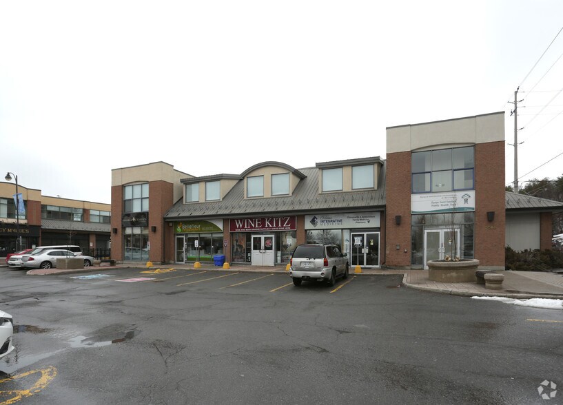 250 Centrum Blvd, Ottawa, ON à louer - Photo de l’immeuble – Image 2 sur 18