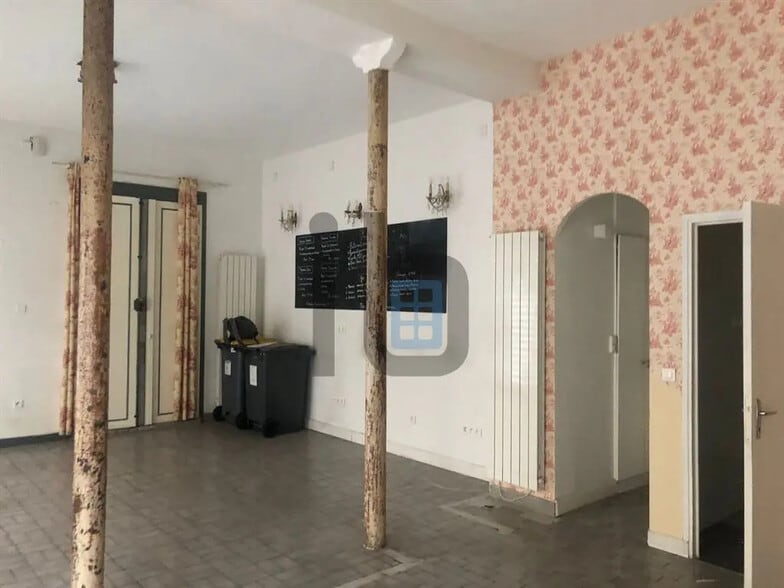 Local commercial dans Paris à louer - Photo de l’immeuble – Image 1 sur 5