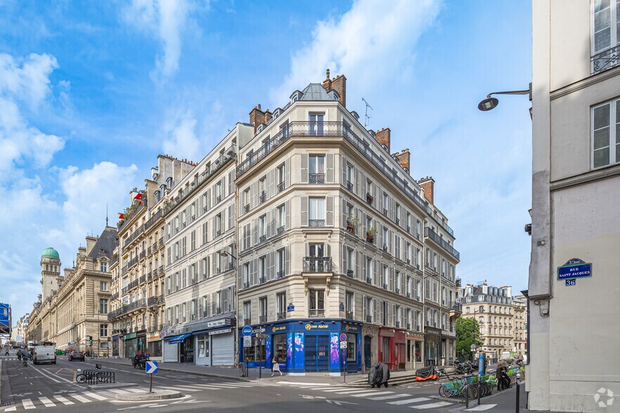 40 Rue Saint-Jacques, Paris à louer - Photo de l’immeuble – Image 2 sur 15