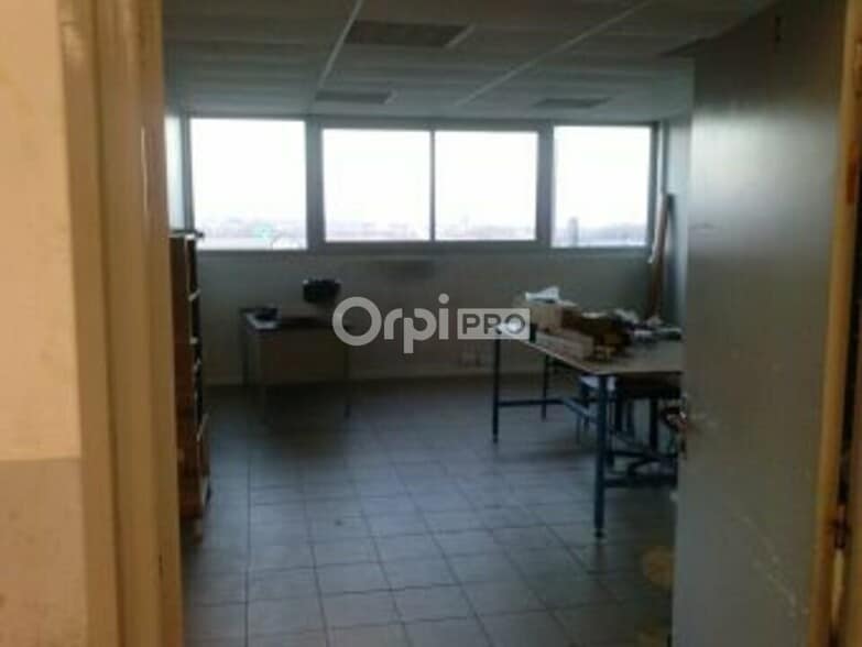 Bureau dans Prémilhat à louer - Photo intérieure – Image 3 sur 4