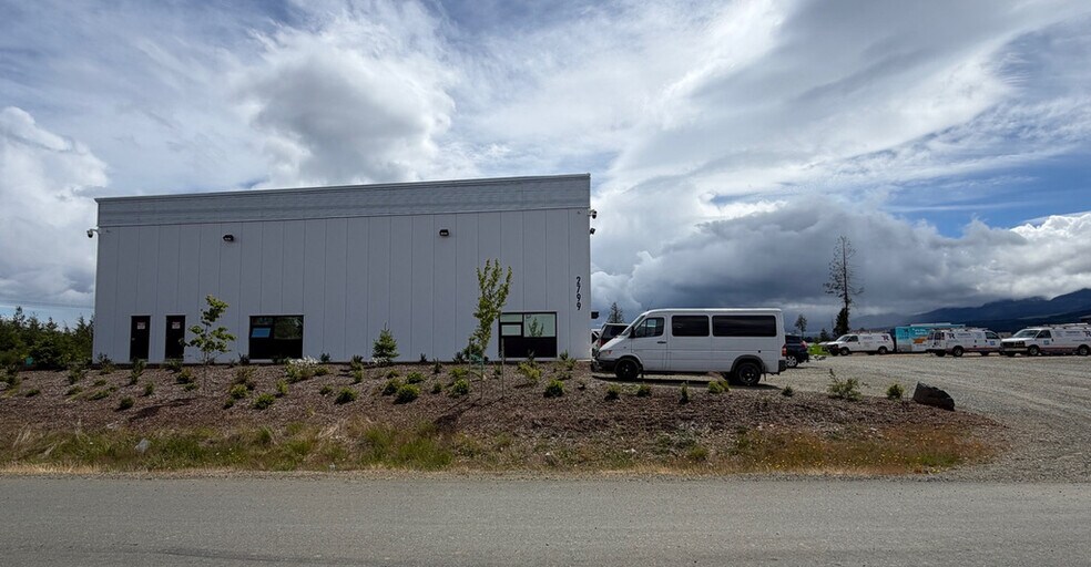 2799 Beck Av, Courtenay, BC à louer - Photo de l’immeuble – Image 2 sur 3