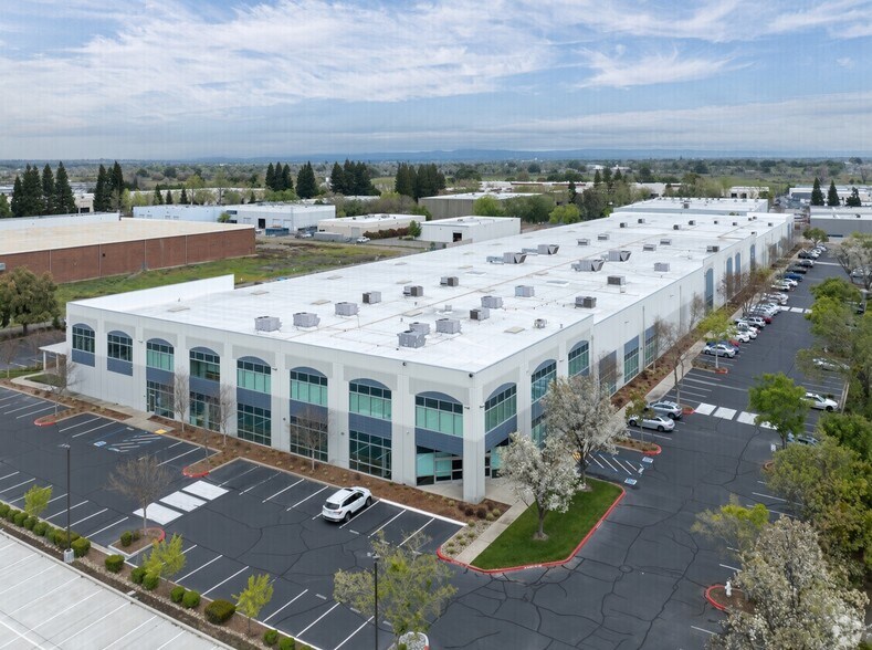11311 White Rock Rd, Rancho Cordova, CA à louer - Photo de l’immeuble – Image 1 sur 6