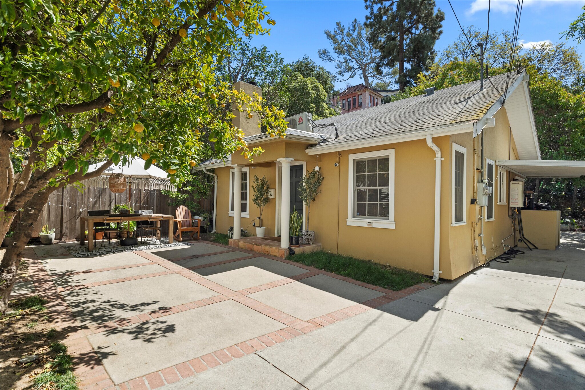 2516 Glen Green St, Los Angeles, CA à vendre Photo principale– Image 1 sur 32