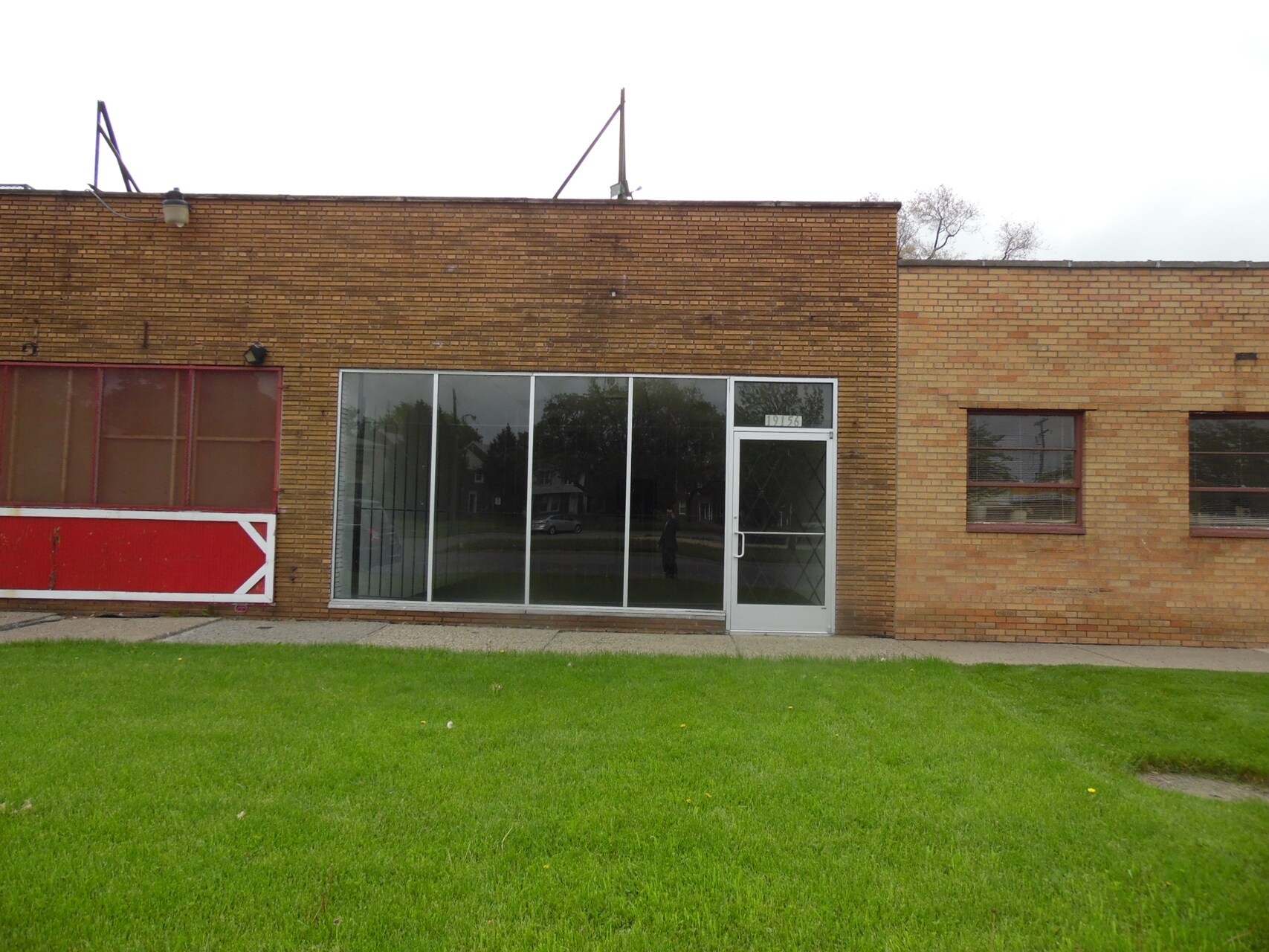 19156 Kelly Rd, Detroit, MI à vendre Photo principale– Image 1 sur 2