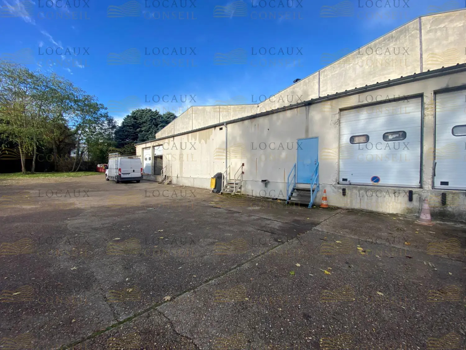 Local d’activités dans Eaubonne à louer Photo principale– Image 1 sur 3