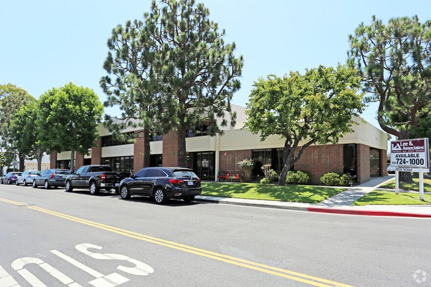 881-899 Production Pl, Newport Beach, CA à louer - Photo de l’immeuble – Image 3 sur 11