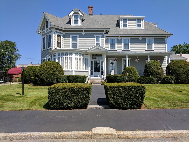 573 Pine St, Manchester, NH à louer - Photo de l’immeuble – Image 2 sur 33