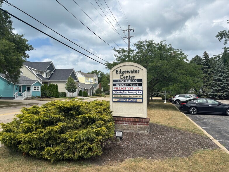 431-445 Upton Dr, Saint Joseph, MI à louer - Photo de l’immeuble – Image 2 sur 5