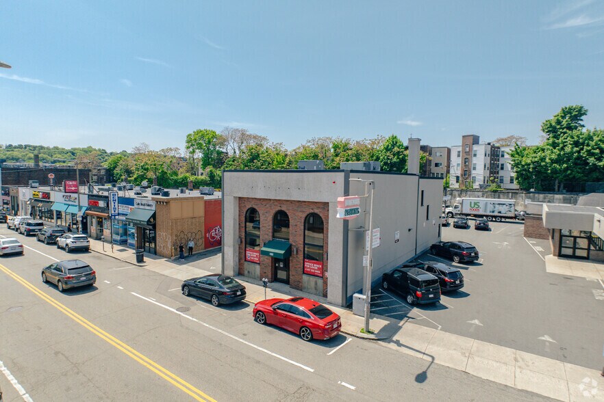 121 Harvard Ave, Allston, MA à louer - Photo de l’immeuble – Image 2 sur 6