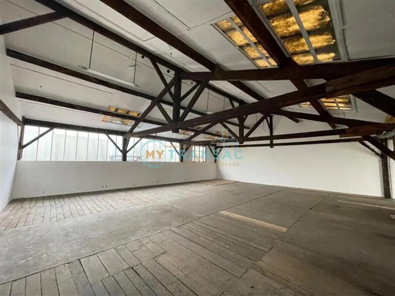 Local d’activités dans Villeneuve-Saint-Georges à louer - Photo de l’immeuble – Image 2 sur 22