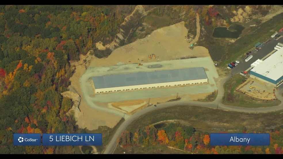 3 Liebich Ln, Clifton Park, NY à louer - Vidéo aérienne – Image 2 sur 4