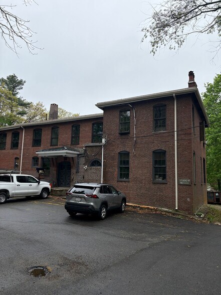 105 Chapman St, Canton, MA à louer - Photo de l’immeuble – Image 2 sur 7