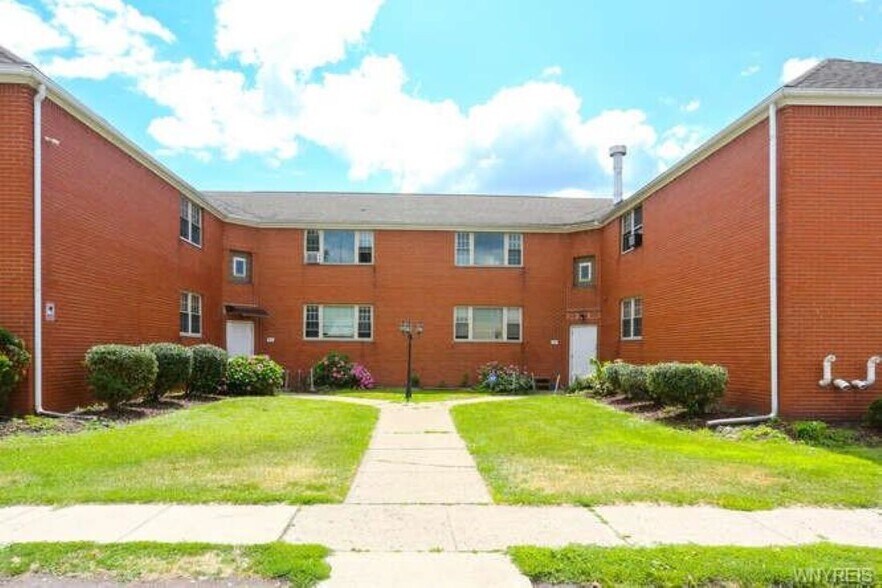 128 Colton Ave, Lackawanna, NY à vendre - Photo de l’immeuble – Image 2 sur 30