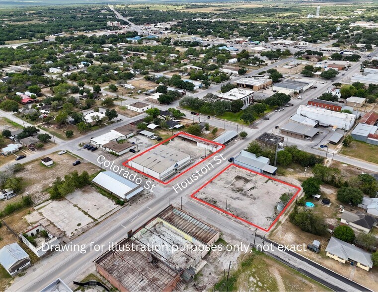 201 Houston St, George West, TX à vendre - Photo de l’immeuble – Image 3 sur 24