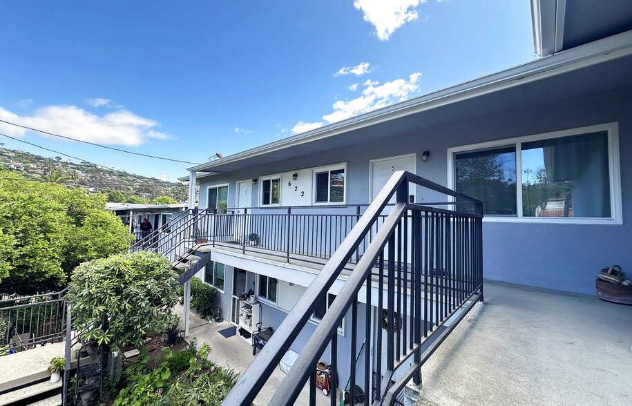 622 & 630 E Victoria portefeuille de 2 biens à vendre sur LoopNet.fr - Photo de l’immeuble – Image 2 sur 13