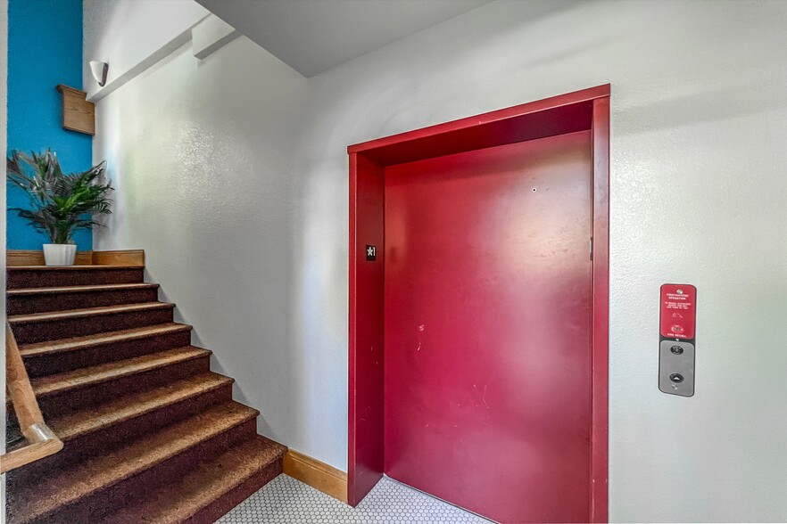 512 5th St, Berthoud, CO à louer - Photo de l’immeuble – Image 3 sur 25