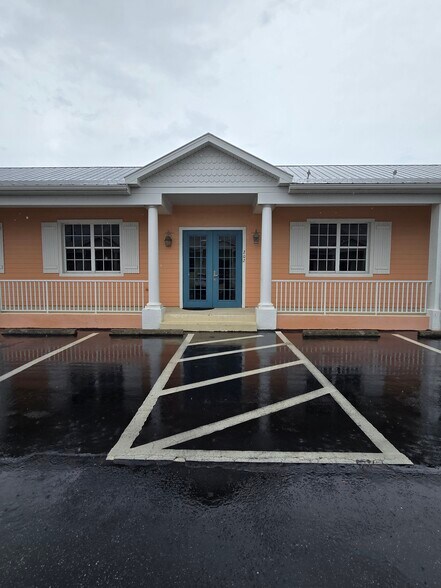 5473 Lee St, Lehigh Acres, FL à louer - Photo de l’immeuble – Image 3 sur 5