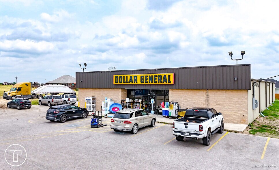 1108 N Storts St, Poth, TX à vendre - Photo de l’immeuble – Image 1 sur 4