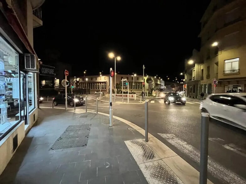 Local commercial dans Nice à louer - Photo de l’immeuble – Image 2 sur 2
