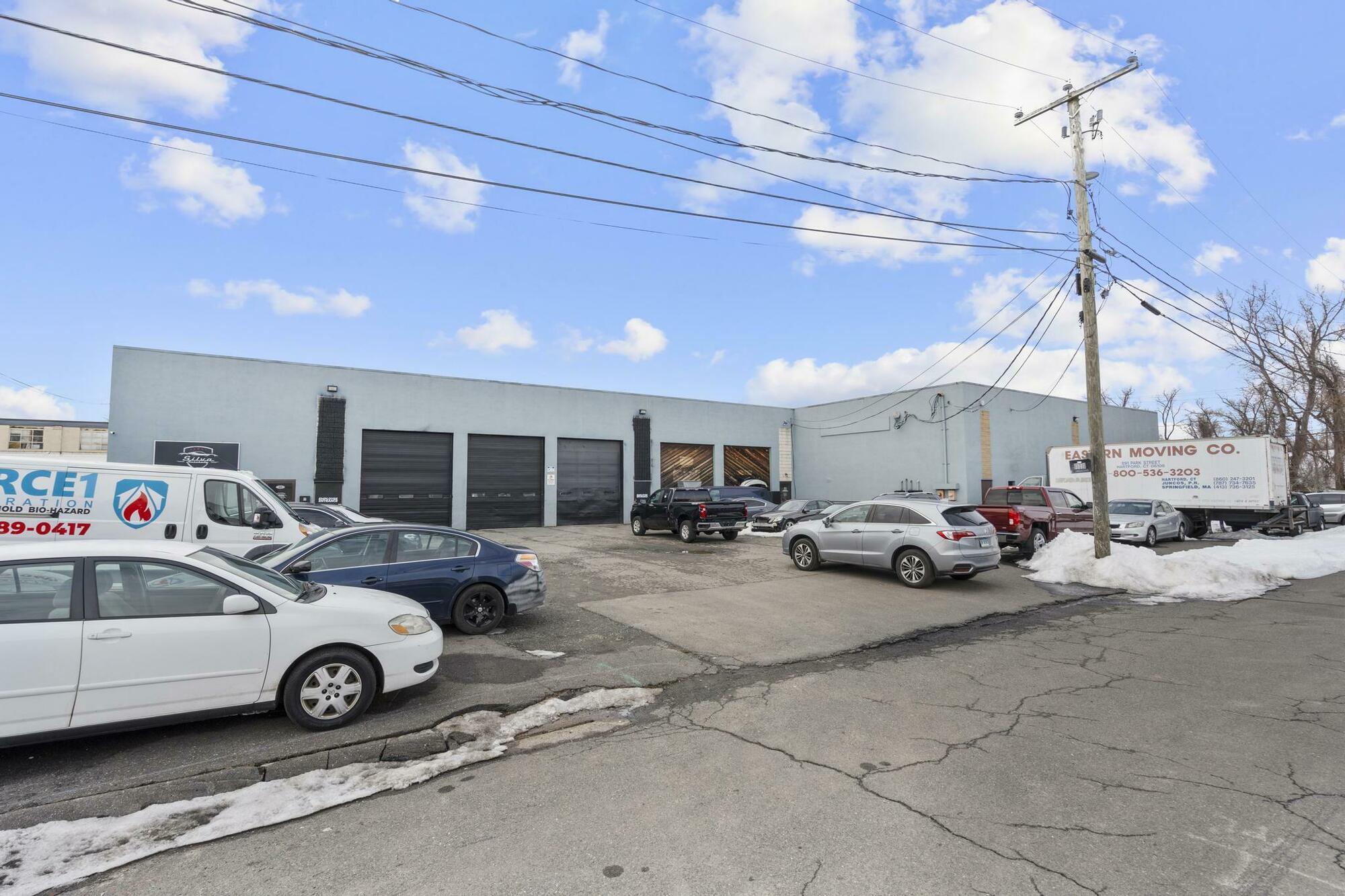 85-87 James St, East Hartford, CT à vendre Photo principale– Image 1 sur 19