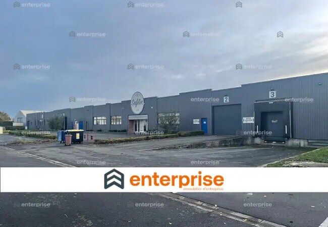 Plus de détails pour Local d’activités à vendre