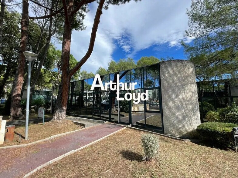 Bureau dans SOPHIA ANTIPOLIS à vendre - Photo de l’immeuble – Image 1 sur 9