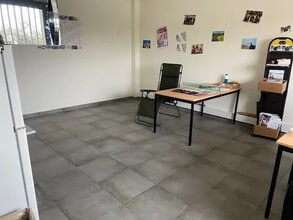 Local d’activités dans Saint-Priest à louer Photo intérieure– Image 2 sur 2